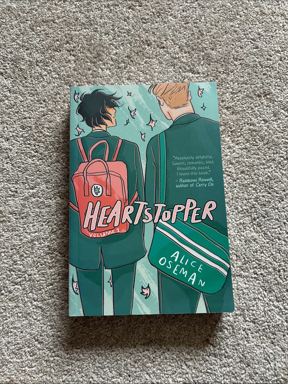 4/25$ 📚Heartstopper Volume 1- Alice Oseman